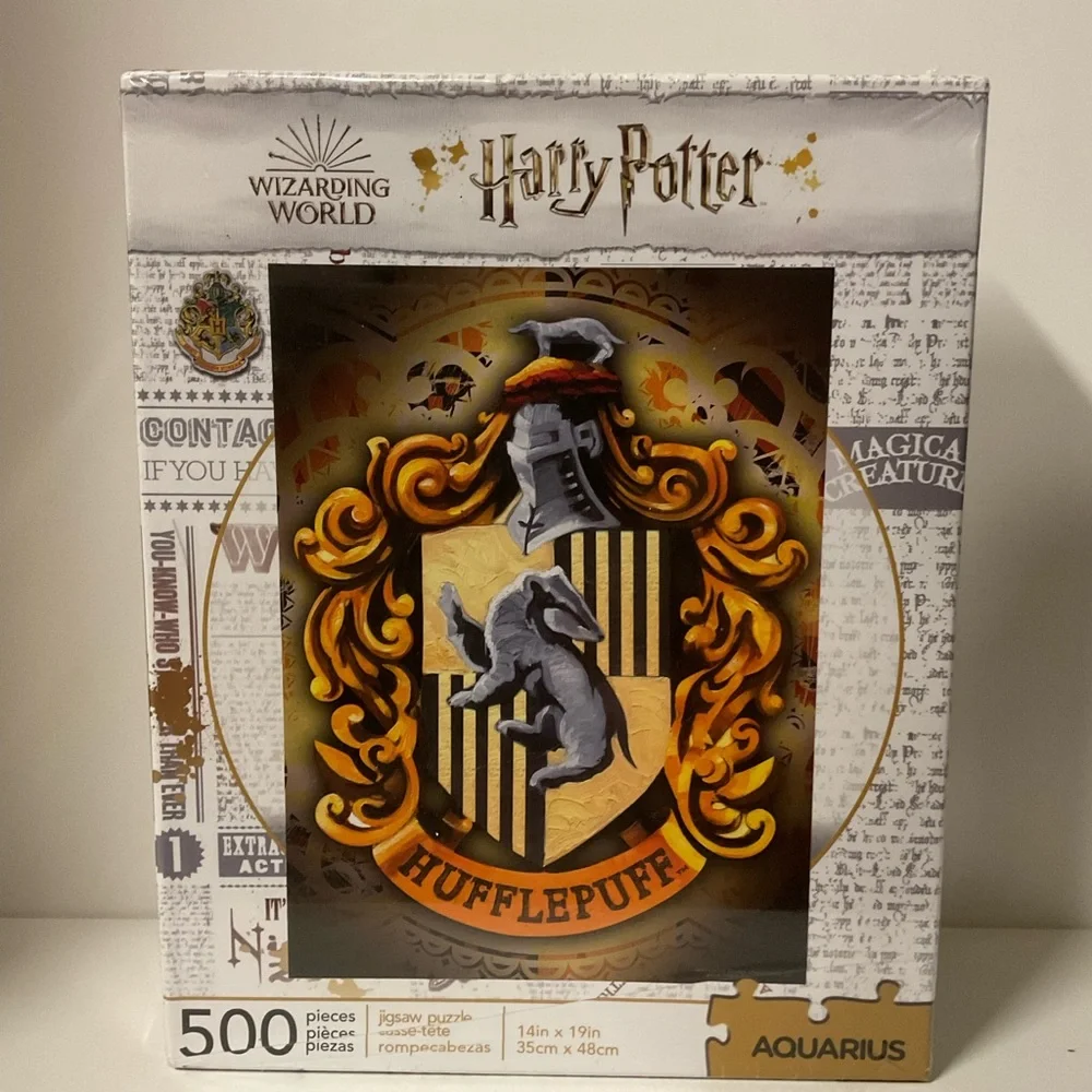 Harry Potter Hufflepuff Crest Puzzle 500 Pieces Wizarding World New 14inX19in